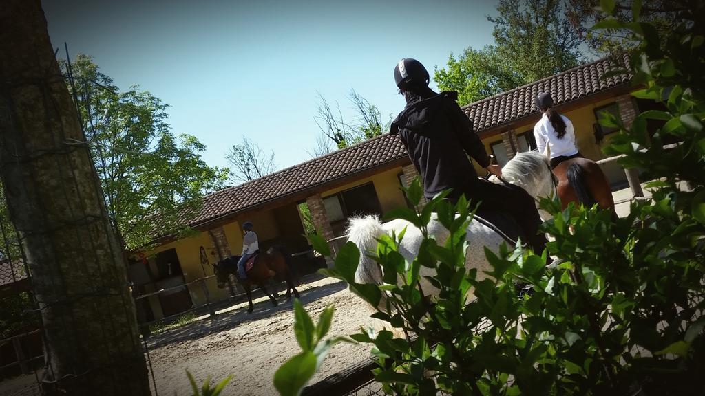 La Cascina Del Castello Villa Asti Luaran gambar